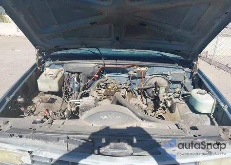 1992 Chevrolet Gmt-400 C2500 z USA, uszkodzony, nr VIN 1GCGC24K7NE132289